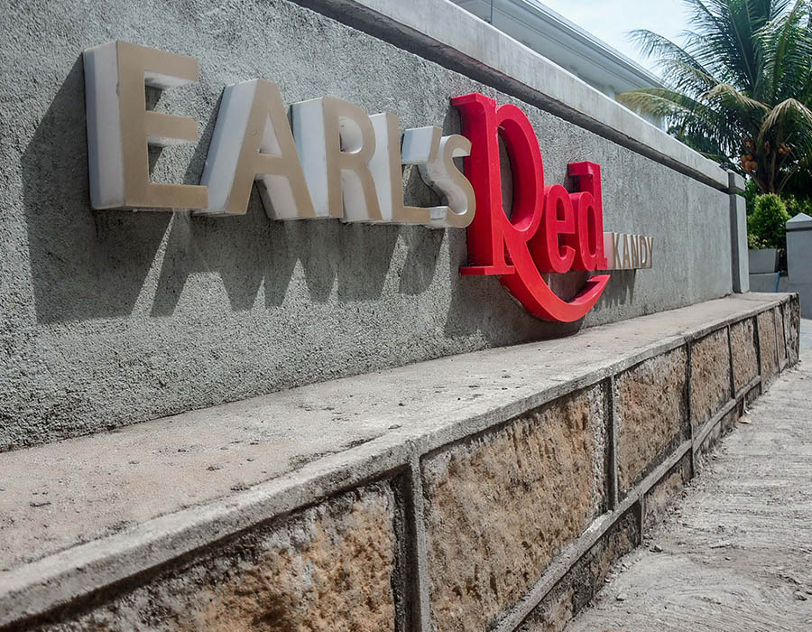 Discover the Charm of Earl's Red Kandy