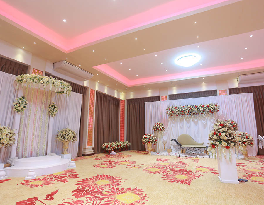 Discover the Charm of Earl's Red Kandy