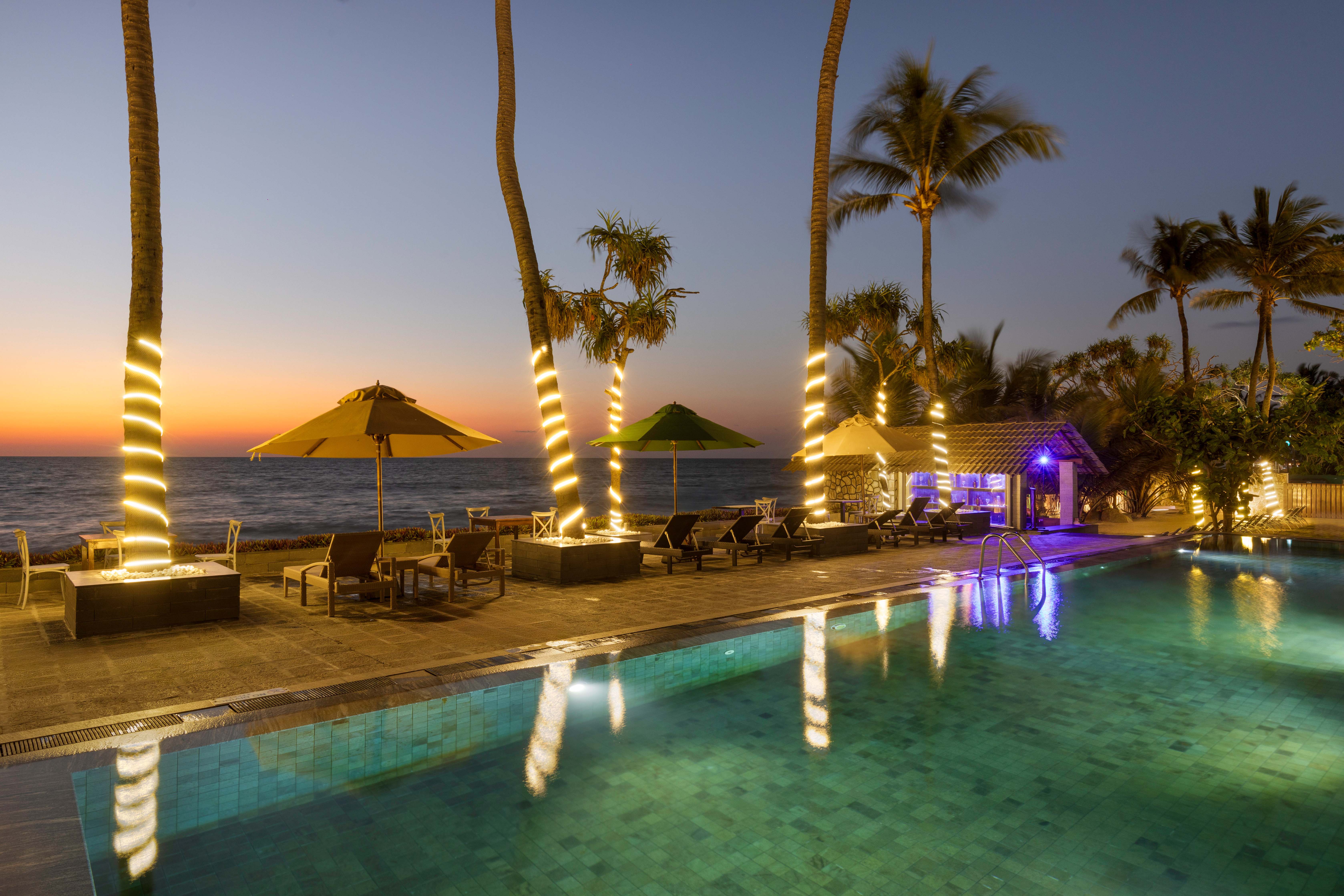 Pool Bar.